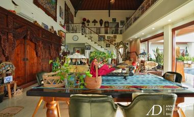 FREEHOLD COLONIAL-STYLE 6-BEDROOM VILLA WITH RICE FIELD VIEW - KABA-KABA