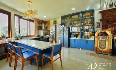 FREEHOLD COLONIAL-STYLE 6-BEDROOM VILLA WITH RICE FIELD VIEW - KABA-KABA