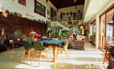 FREEHOLD COLONIAL-STYLE 6-BEDROOM VILLA WITH RICE FIELD VIEW - KABA-KABA