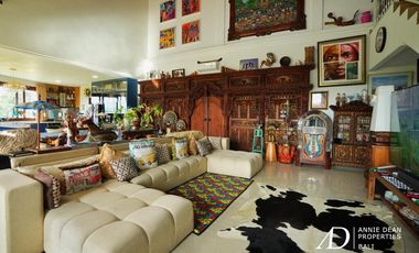 FREEHOLD COLONIAL-STYLE 6-BEDROOM VILLA WITH RICE FIELD VIEW - KABA-KABA