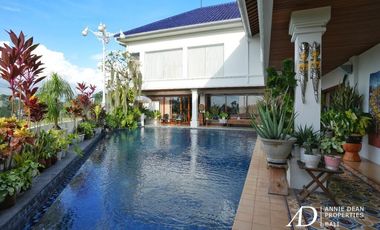 FREEHOLD COLONIAL-STYLE 6-BEDROOM VILLA WITH RICE FIELD VIEW - KABA-KABA