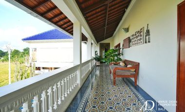 FREEHOLD COLONIAL-STYLE 6-BEDROOM VILLA WITH RICE FIELD VIEW - KABA-KABA
