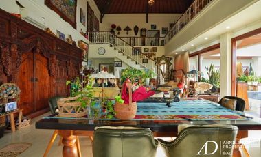 FREEHOLD COLONIAL-STYLE 6-BEDROOM VILLA WITH RICE FIELD VIEW - KABA-KABA