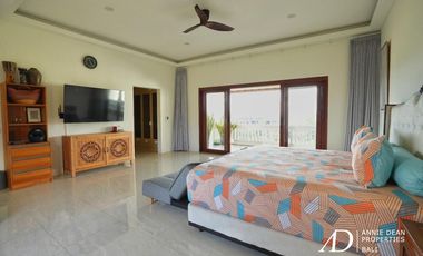 FREEHOLD COLONIAL-STYLE 6-BEDROOM VILLA WITH RICE FIELD VIEW - KABA-KABA