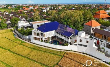 FREEHOLD COLONIAL-STYLE 6-BEDROOM VILLA WITH RICE FIELD VIEW - KABA-KABA