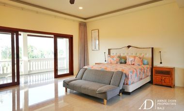 FREEHOLD COLONIAL-STYLE 6-BEDROOM VILLA WITH RICE FIELD VIEW - KABA-KABA