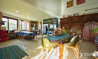 FREEHOLD COLONIAL-STYLE 6-BEDROOM VILLA WITH RICE FIELD VIEW - KABA-KABA