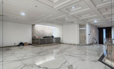 RUMAH 4 KAMAR DALAM KOMPLEK, AKSES JALAN 4 MOBIL, DI INTERCON JAKBAR