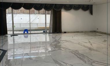 RUMAH 4 KAMAR DALAM KOMPLEK, AKSES JALAN 4 MOBIL, DI INTERCON JAKBAR