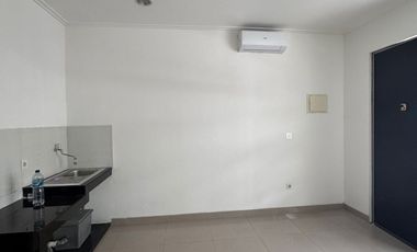 Disewakan murah rumah pik 2 uk 4.5x10 inc 2ac siap huni