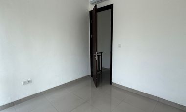 Disewakan rumah pik2 depan uk:4,5x10m2  sudah ada ac 2