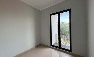 Di Jual cepat rumah 2 lantai di Bintaro Sektor 9. dekat Stasiun