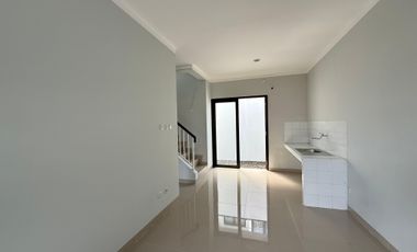 Di Jual cepat rumah 2 lantai di Bintaro Sektor 9. dekat Stasiun