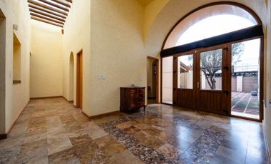 Casa en Zavaleta | Amplio Jardín |  Estilo Méxicano