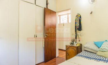 Local con vivienda en muy buena ubicación