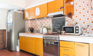 Local con vivienda en muy buena ubicación