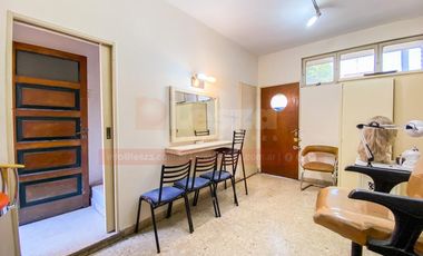 Local con vivienda en muy buena ubicación