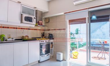 Local con vivienda en muy buena ubicación