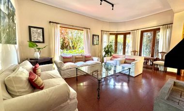 MUY linda casa en  Santa Rita