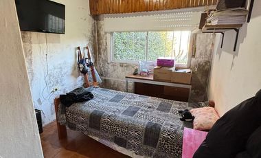 VENTA DE CASA 4 AMBIENTES CON COCHERA EN FLORENCIO VARELA