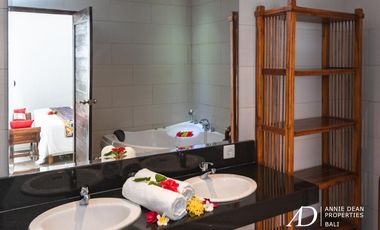 FREEHOLD 2 UNITS OF VILLAS MODERN BALINESE ARCHITECTURE