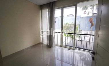 SEWA RUMAH FURNISHED 2 LANTAI VILLA BUKIT REGENCY SURABAYA