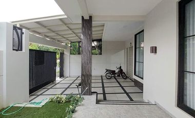 Rumah Mewah Dan Luas Araya