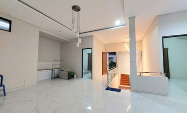 Rumah Mewah Dan Luas Araya