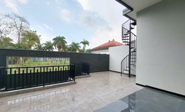 Rumah Mewah Minimalis Araya