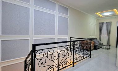 Rumah Baru Semi Furnished Dalam Townhouse Area Jakarta Selatan