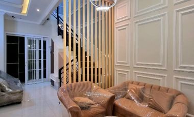 Rumah Baru Semi Furnished Dalam Townhouse Area Jakarta Selatan