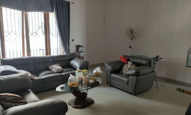 Rumah 2 Lt Bagus Terawat Strategis di Solo