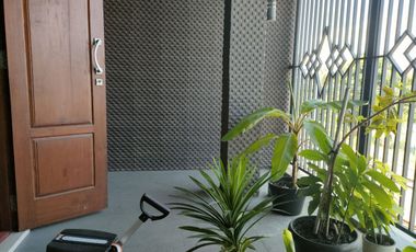 Rumah 2 Lt Bagus Terawat Strategis di Solo