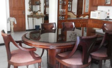 Rumah besar bagus Di cijaura buah batu