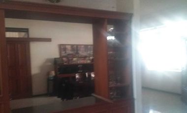 Rumah besar bagus Di cijaura buah batu