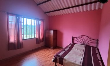 Casa de arriendo en Via Zhullin Solano  – código:22003