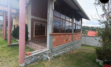 Casa de arriendo en Via Zhullin Solano  – código:22003