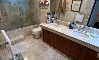 Casa Moderna En Zona Exclusiva En San Isidro Cerca al Golf