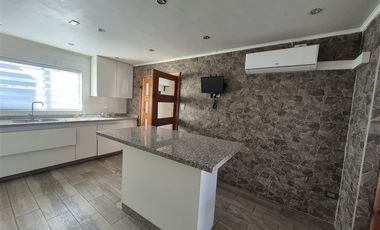 Casa en Arriendo en Condominio los solares