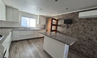 Casa en Arriendo en Condominio los solares