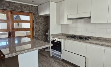 Casa en Arriendo en Condominio los solares