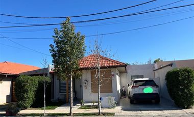 Casa en Arriendo en Condominio los solares