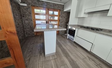 Casa en Arriendo en Condominio los solares