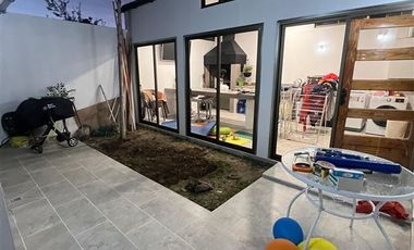 Casa en Arriendo en Condominio los solares