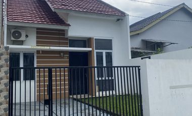 Rumah Di jual Tengah kota Siap Huni Full Furnis Lokasi Strategis