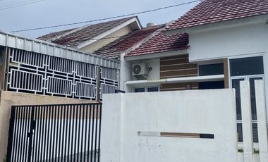 Rumah Di jual Tengah kota Siap Huni Full Furnis Lokasi Strategis