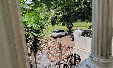 Disewakan Rumah 3 Lantai di PIK 1 Manyar – Lokasi Strategis - Rp185 Jt