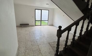 Casa para uso habitacional o comercial López Mateos y Manuel Acuña (Lomas de Guevara)