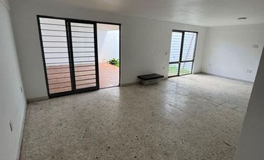 Casa para uso habitacional o comercial López Mateos y Manuel Acuña (Lomas de Guevara)