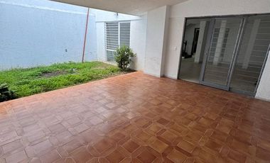 Casa para uso habitacional o comercial López Mateos y Manuel Acuña (Lomas de Guevara)